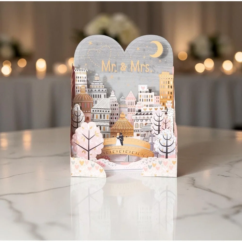 Pop-Up Wedding Card Mr. & Mrs. City Skyline 3D Wedding Table Decor